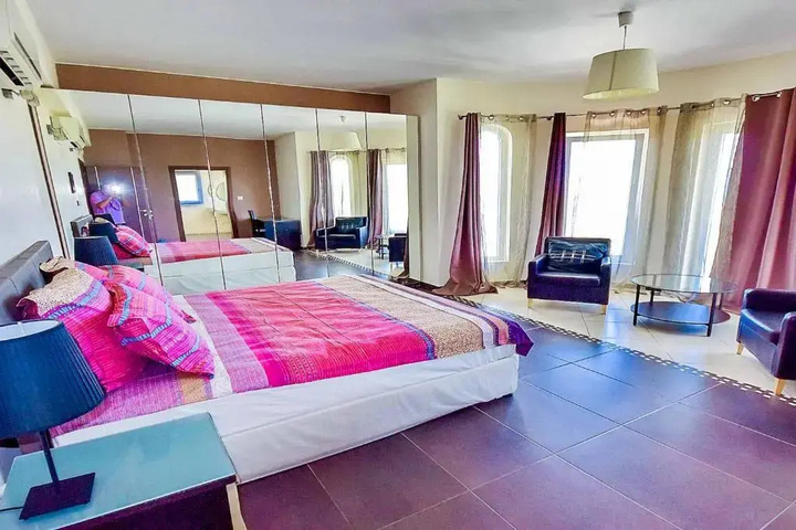 Room 5 of 21