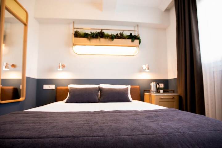 Room 4 of 58