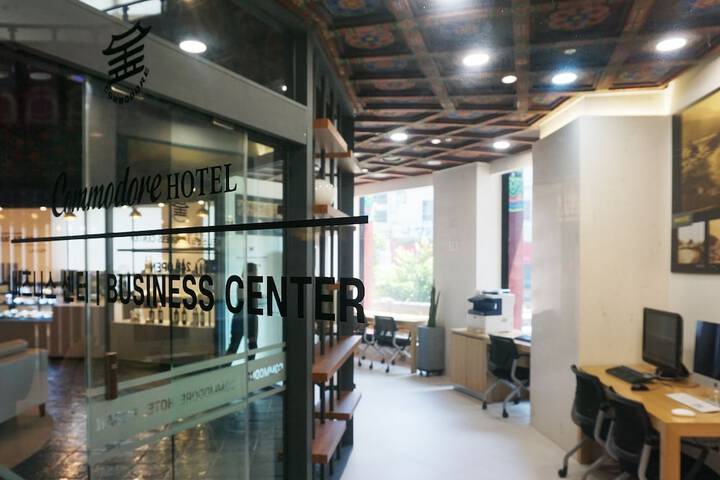 Business Center 33 of 36
