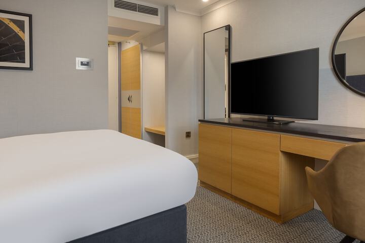 Room 34 of 118