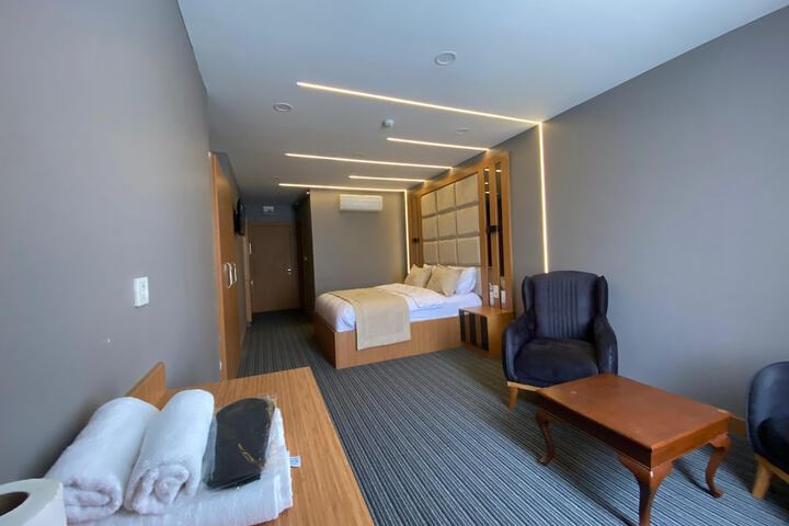 Room 11 of 39