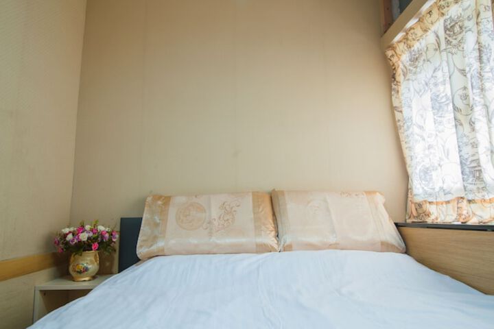 Room 12 of 110