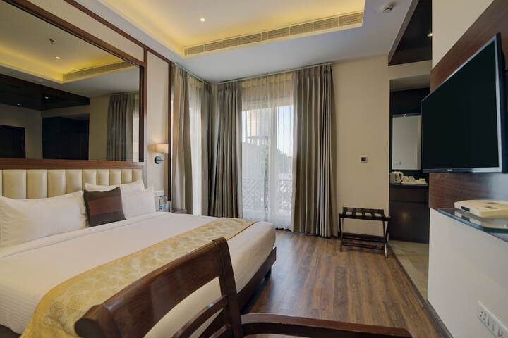 Room 33 of 70
