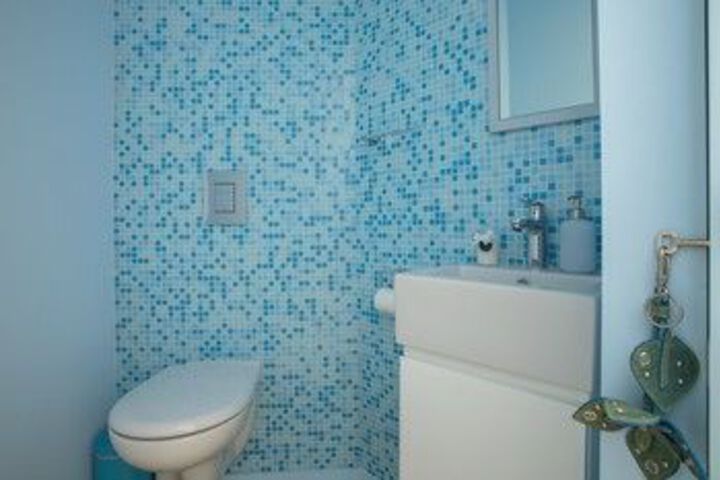 Room 4 of 22