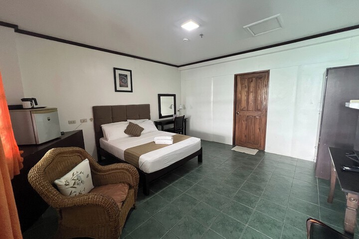 Room 7 of 68