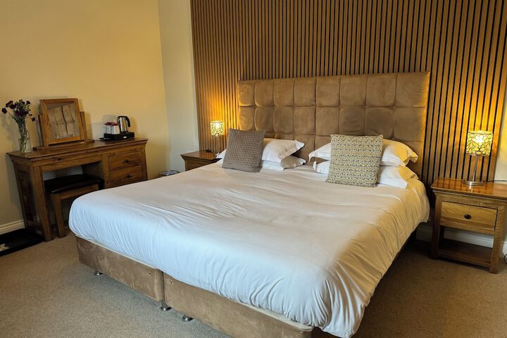 Room 5 of 7