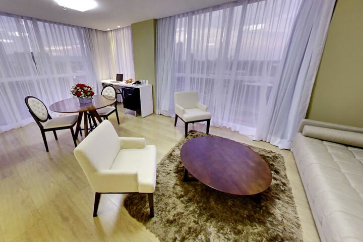 Room 32 of 60