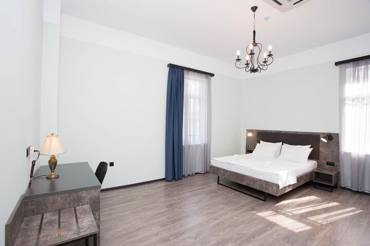 Room 30 of 49