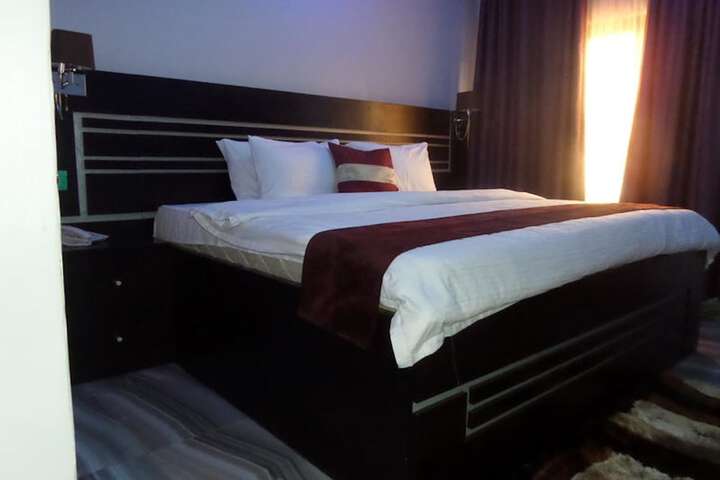 Room 15 of 35