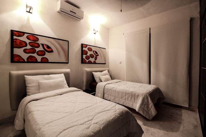 Room 9 of 69