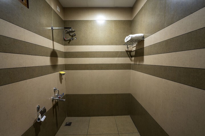 Room 10 of 37