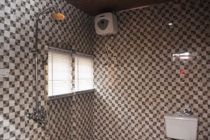 Room 14 of 14