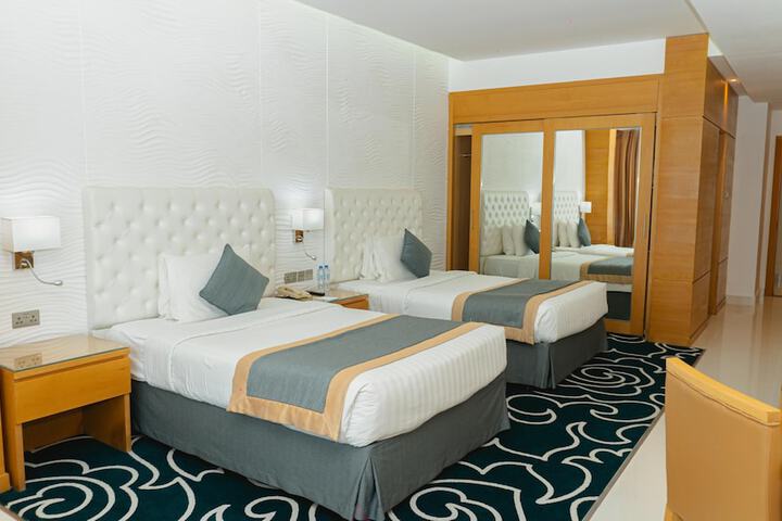 Room 30 of 117