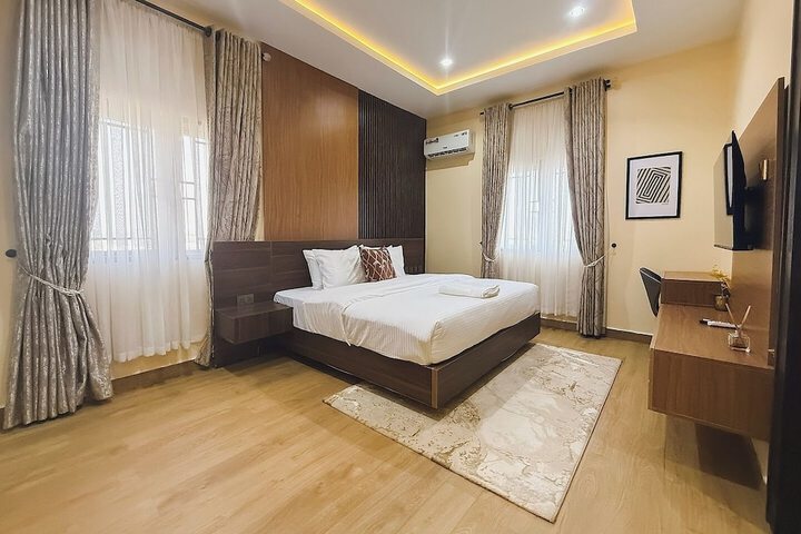Room 8 of 23