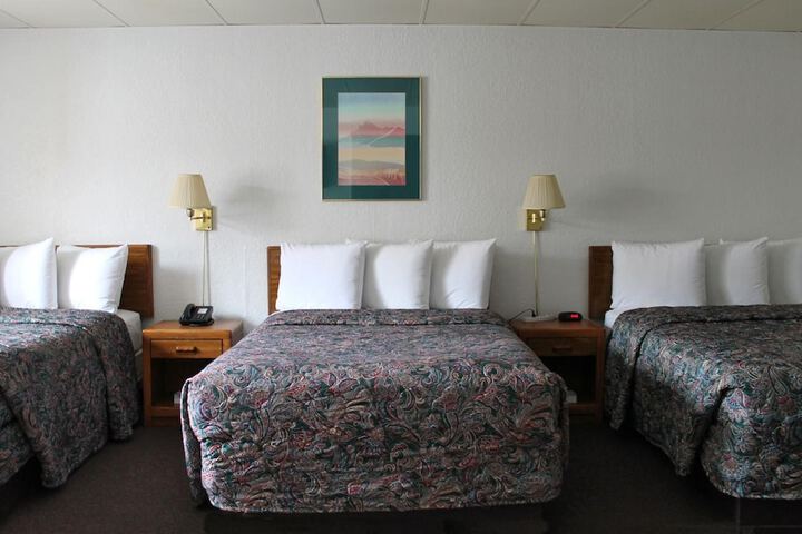 Room 16 of 32