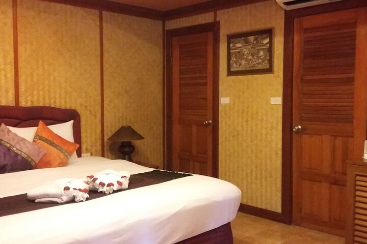 Room 33 of 133