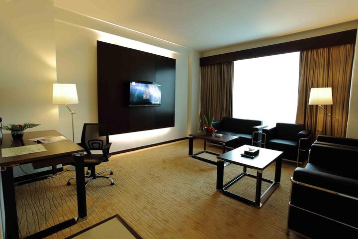 Hotel Interior 4 of 48