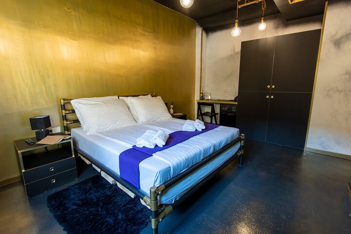 Room 10 of 91
