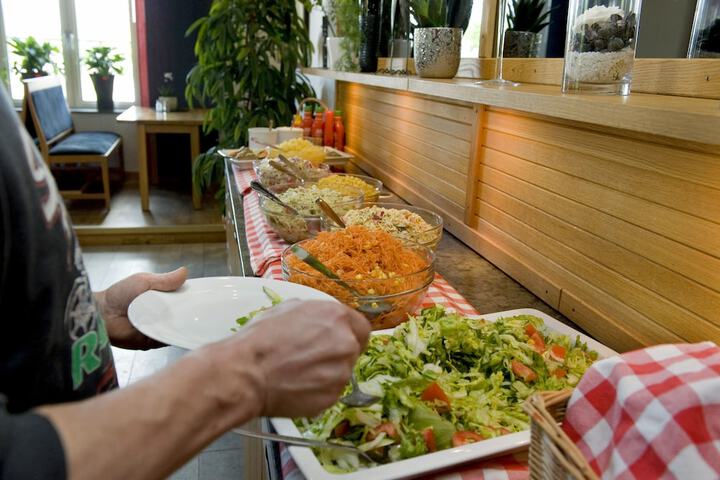 Dining 32 of 56