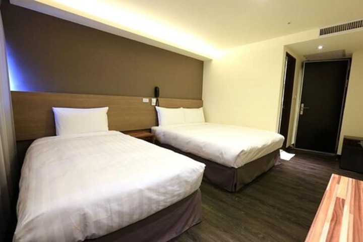 Room 20 of 29