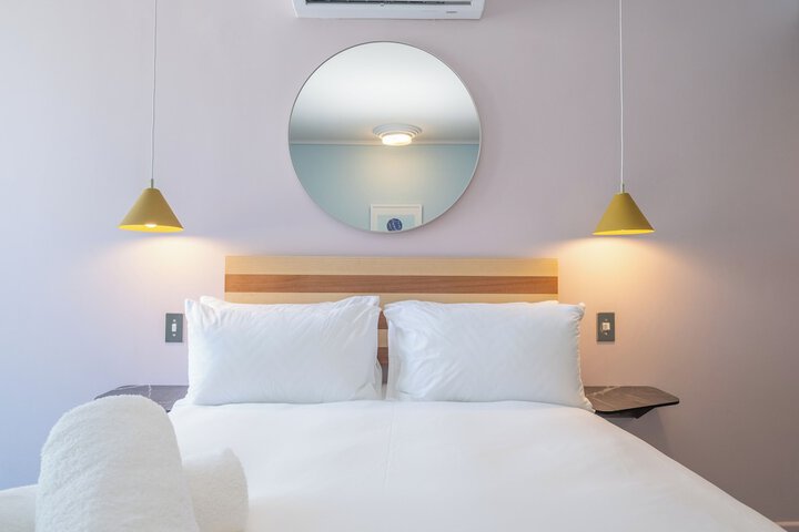 Room 26 of 104