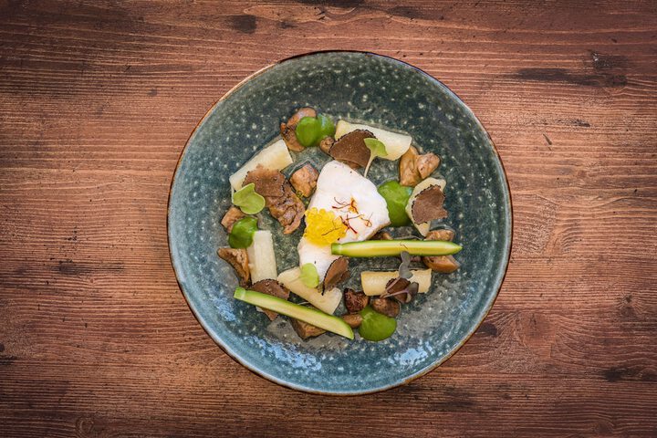 Lounge 39 of 75