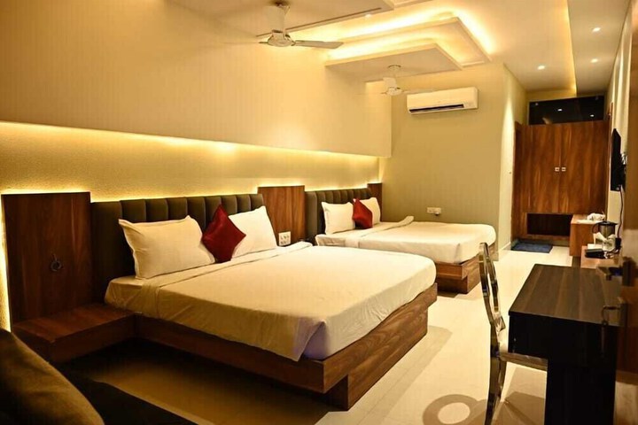Room 17 of 23