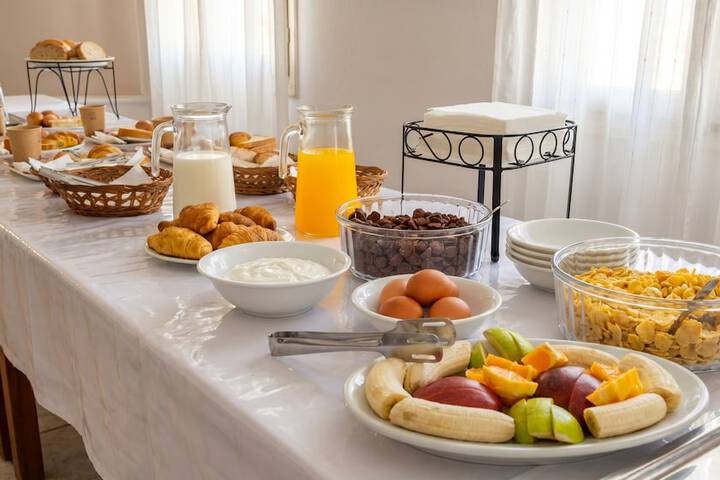 Breakfast/Coffee Service 35 of 48