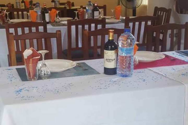 Dining 63 of 78