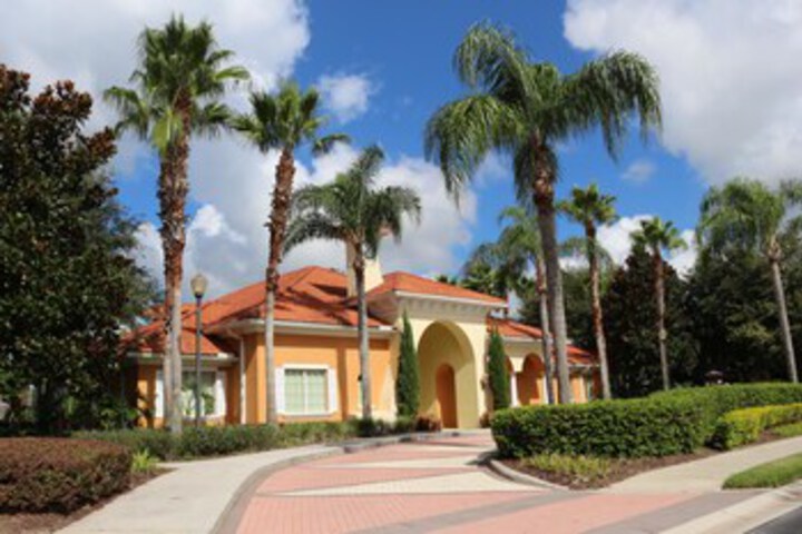 Solana Escape Apartment in Davenport, FL