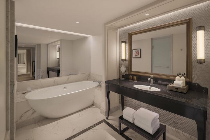 Room 42 of 68