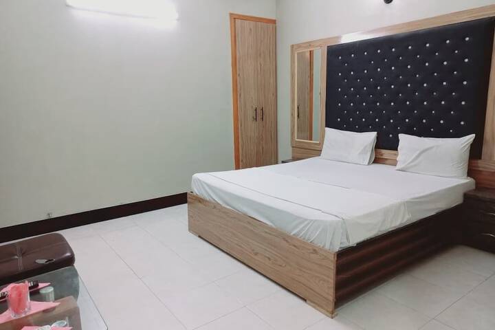 Room 8 of 14