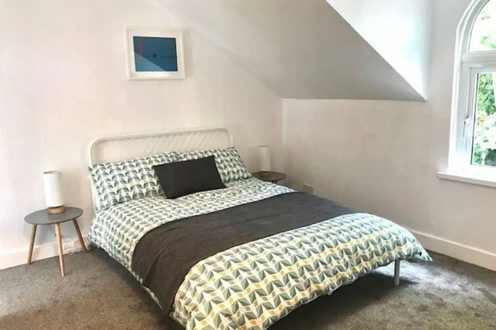 Room 5 of 5
