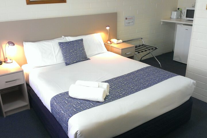 Room 10 of 99