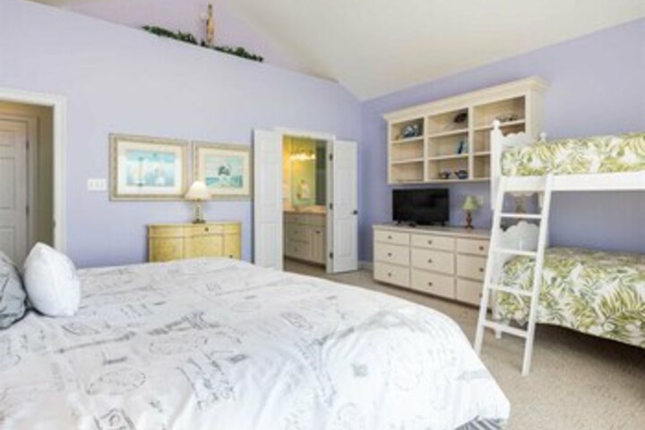 Room 33 of 39