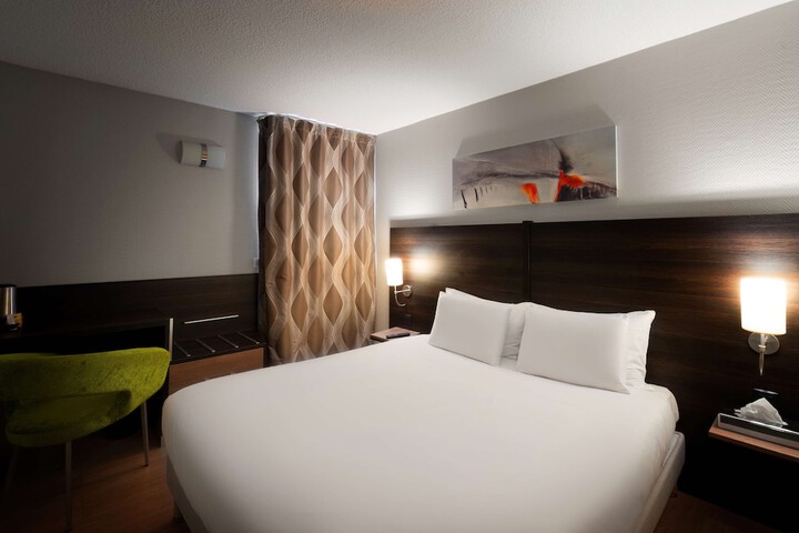 Room 10 of 41