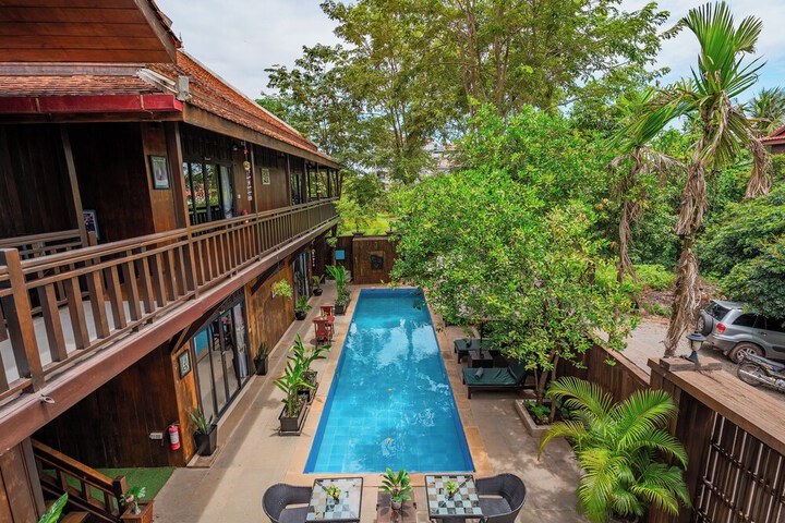 Pool 18 of 28