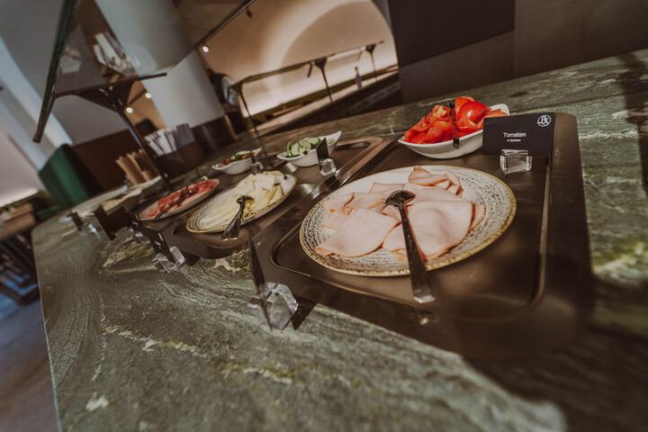 Dining 63 of 91