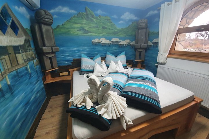 Room 12 of 121