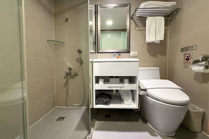 Clean Restrooms