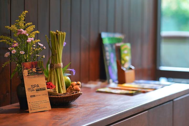 Concierge desk