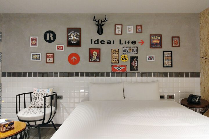 Room 62 of 119