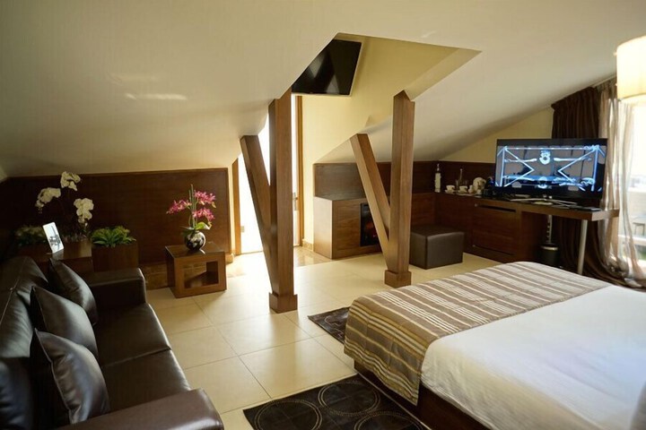 Room 21 of 61
