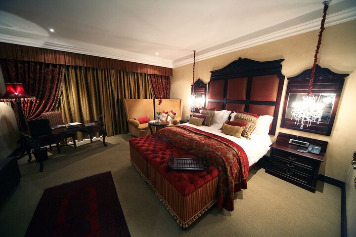 Room 10 of 66