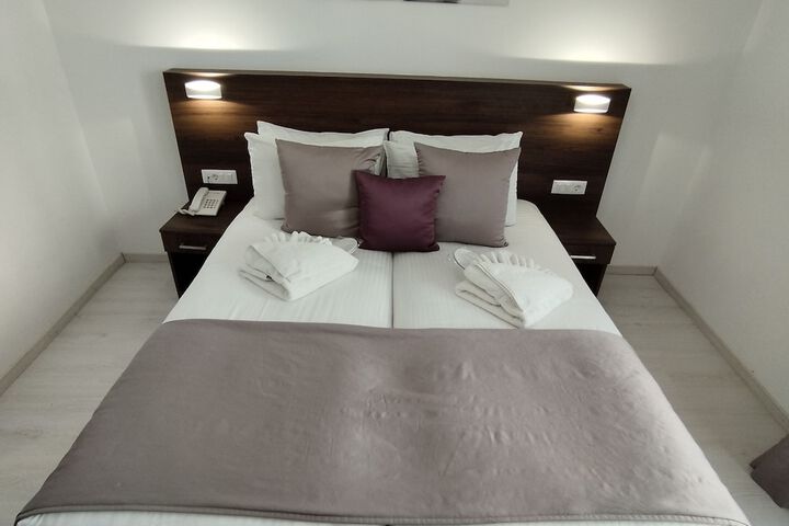 Room 18 of 60