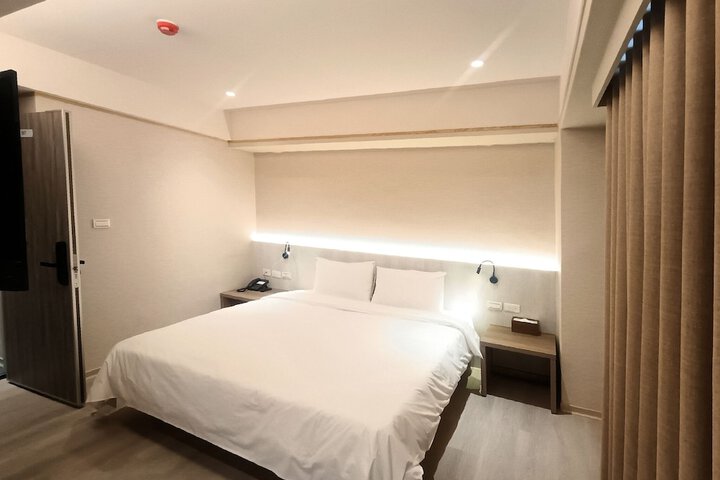 Room 8 of 37