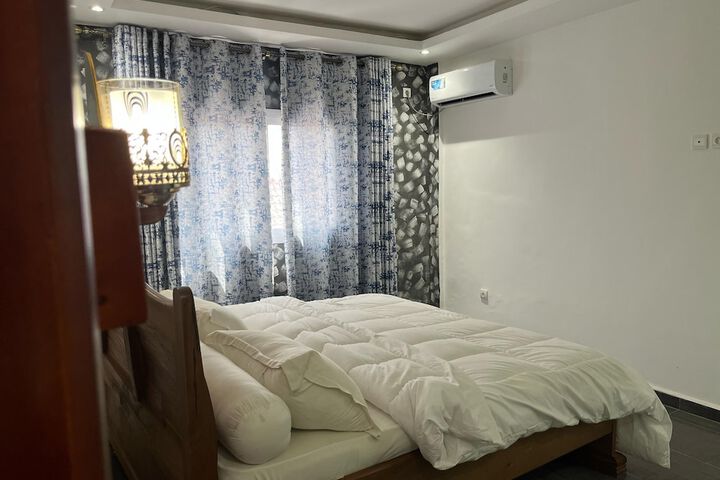 Room 4 of 15
