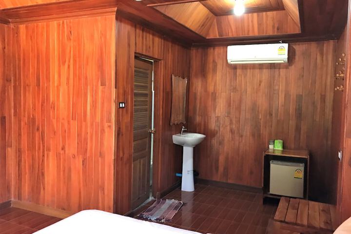 Room 14 of 18