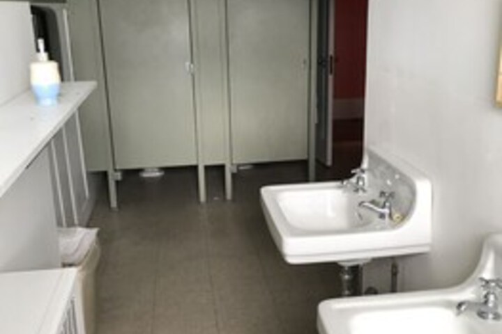 Room 64 of 108