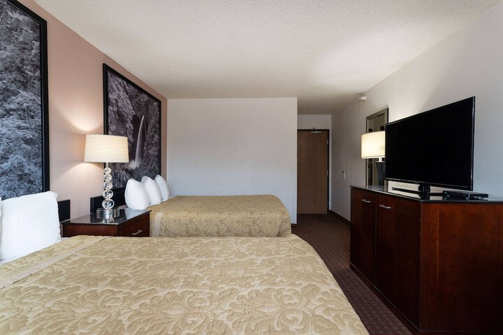 Room 32 of 52